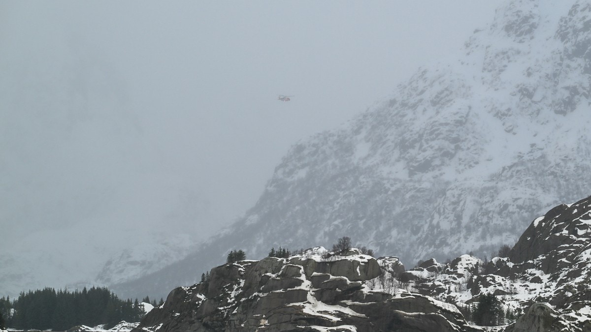 13 personer involvert i snøskred i Vesterålen