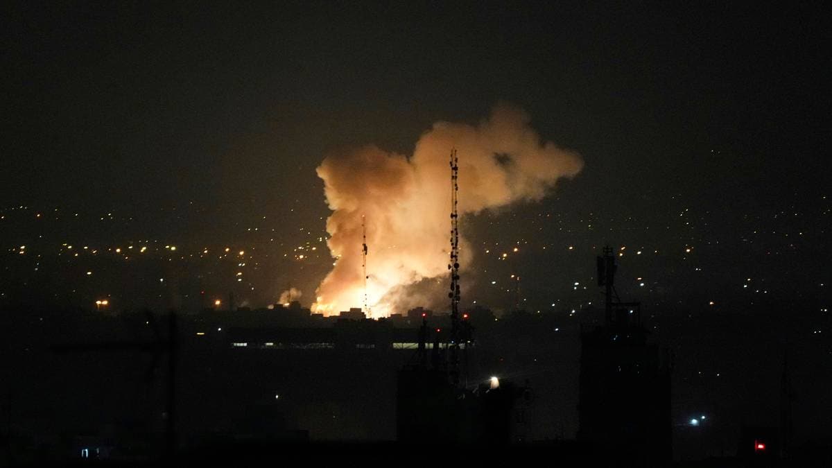 Israel angriper Iran: Oljeprisene stiger