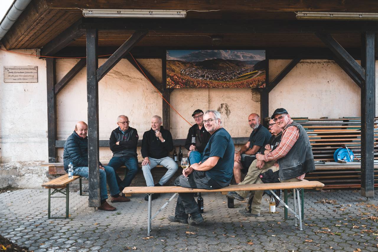 Eldre herrrers vinklubb i Dernau.