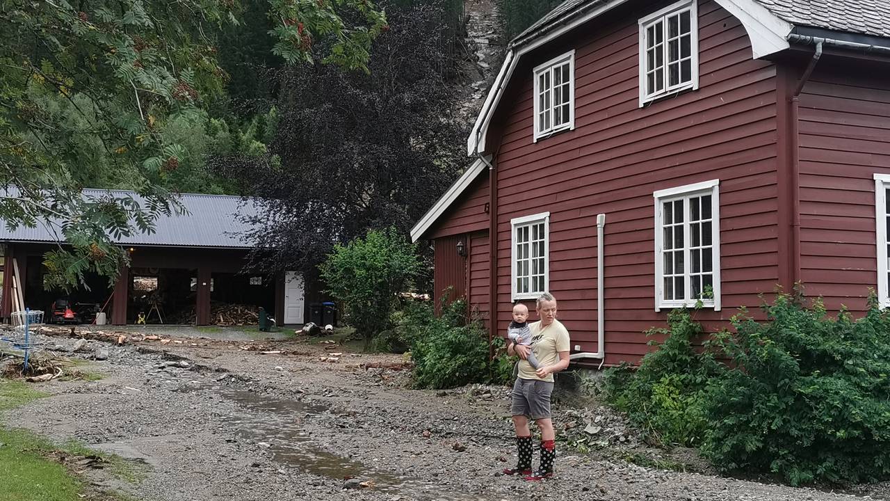 Marie utanfor huset - to dagar etter raset