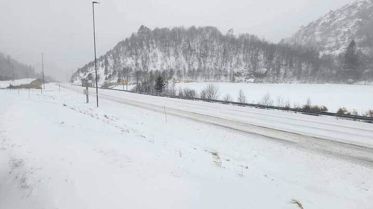 Snø over Kvinesheia