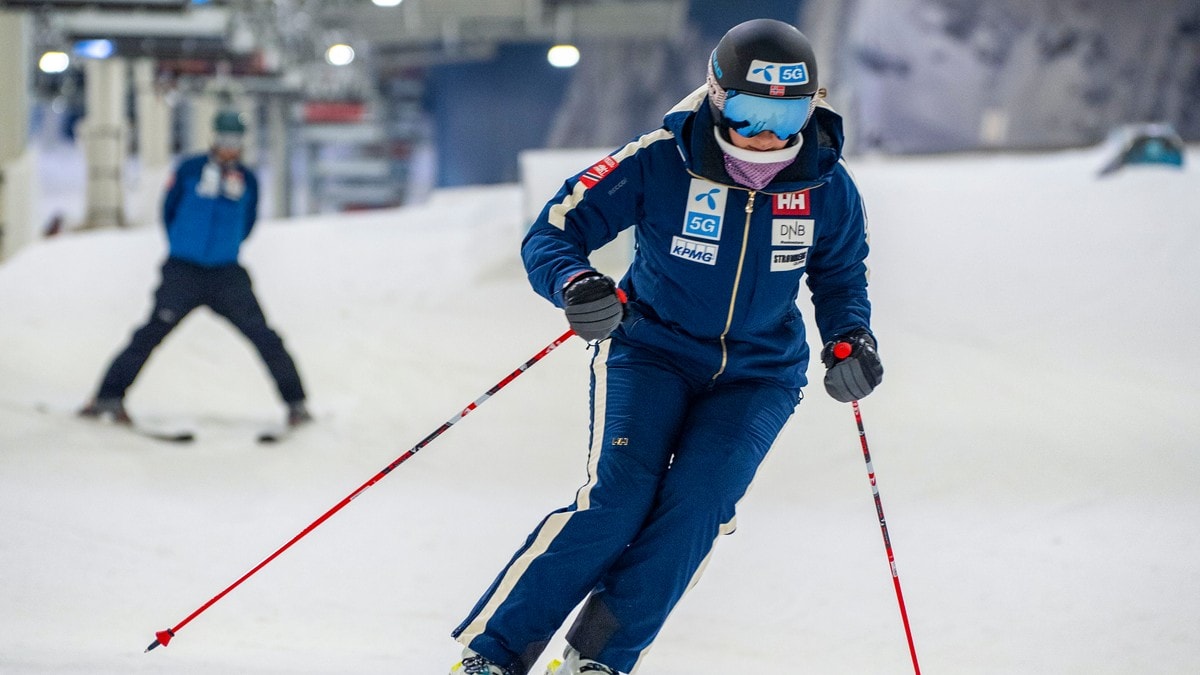 Verdensmesteren tilbake på ski etter nytt skademareritt