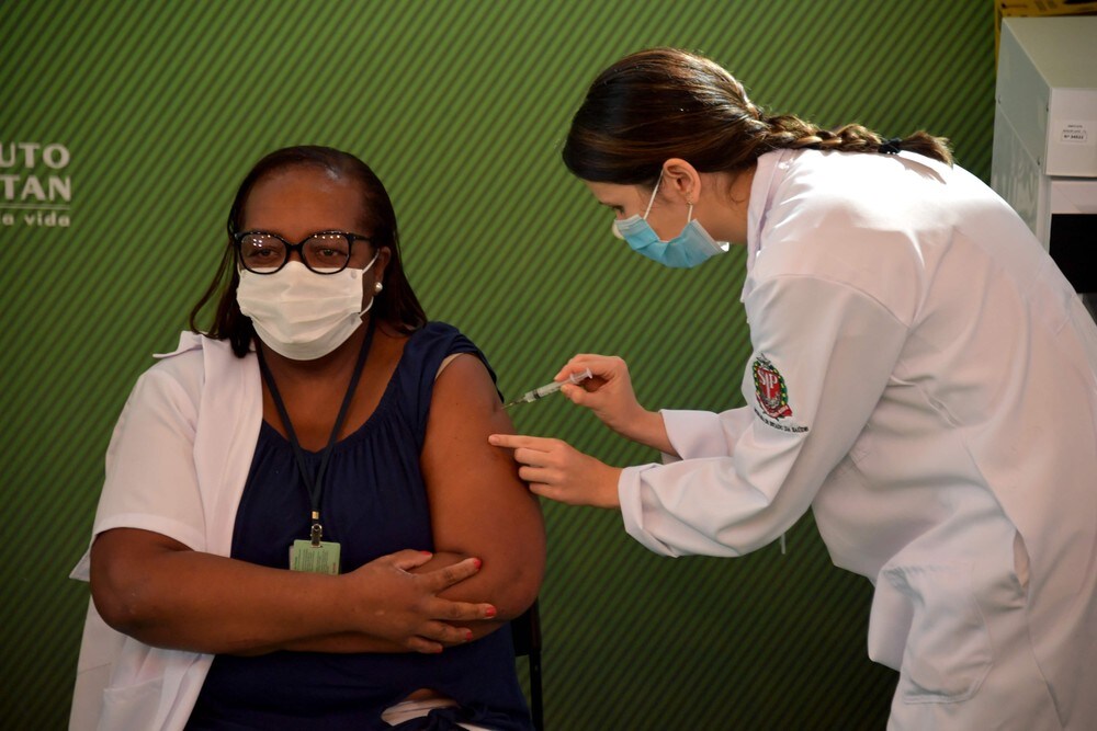 Brasil i gang med omdiskutert vaksinering