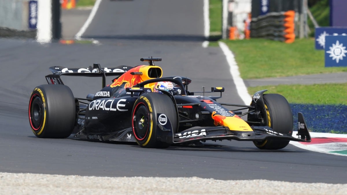Max Verstappen til topps for første gang siden mai