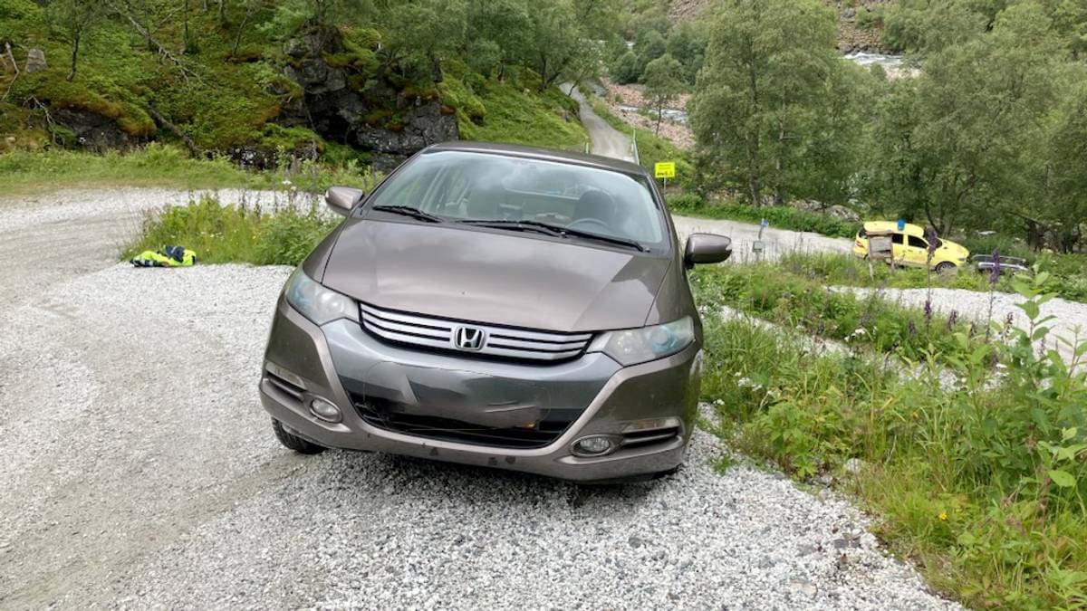 Her prøvde turistane seg på køyretur på Rallarvegen- måtte ha hjelp av brannvesenet