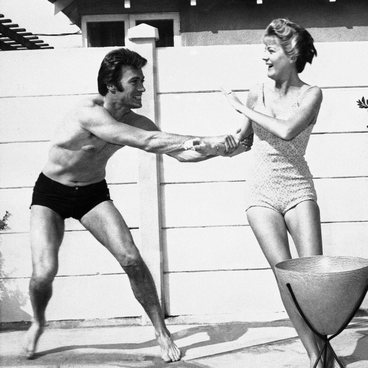 Clint og kona Maggie fra en hjemme hos-reportasje i 1960.