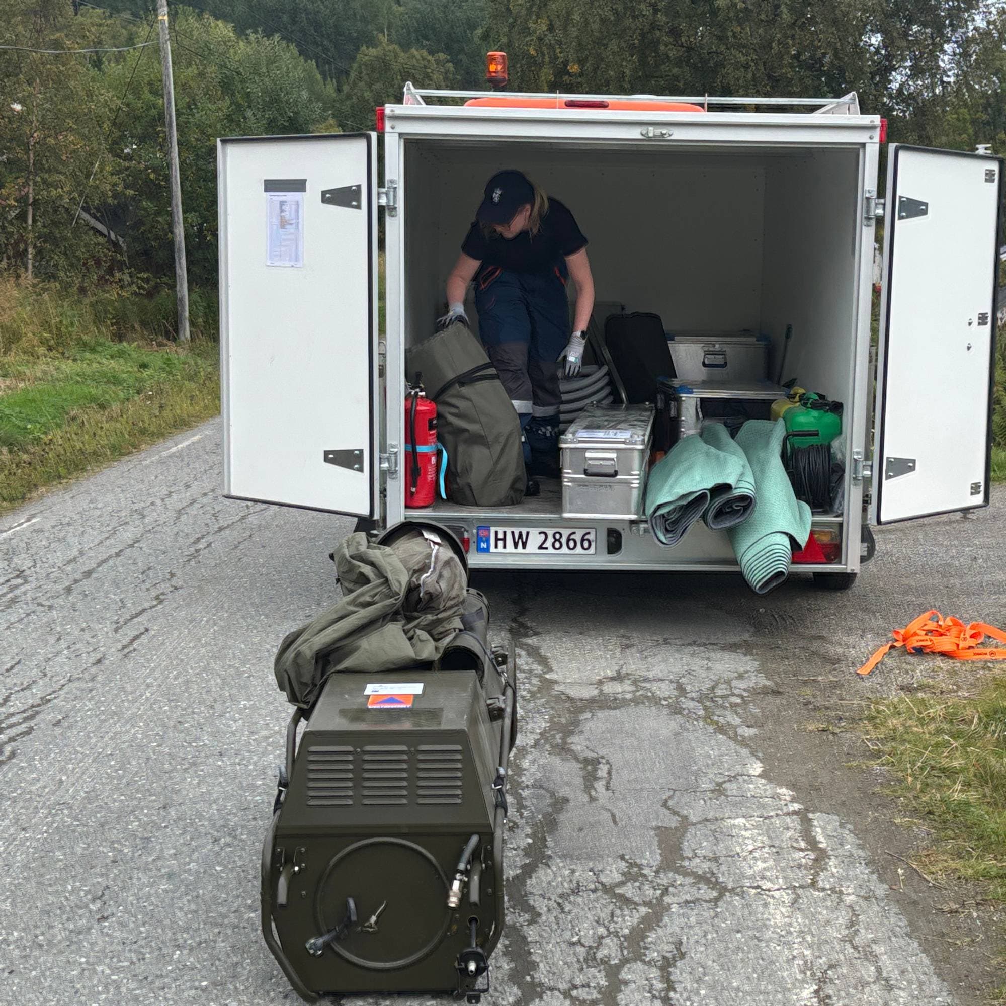 Sivilforsvaret bistår politiet på Dyrøya.