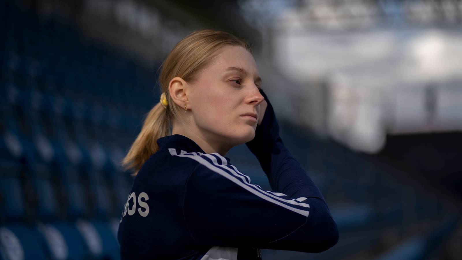 2206 Runa Runa (22) fikk en ball i hodet – frykter livet aldri blir det samme ...
