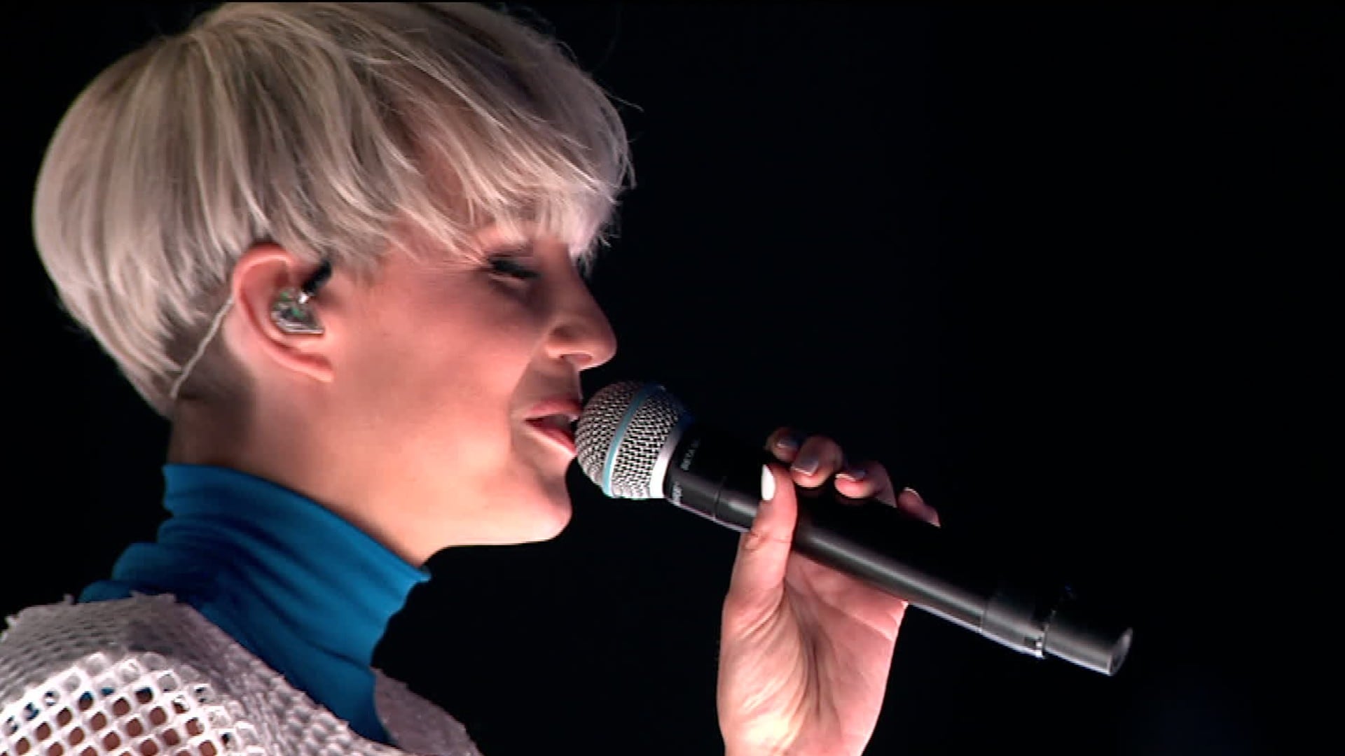 Nicoline – «Light Me Up» – NRK