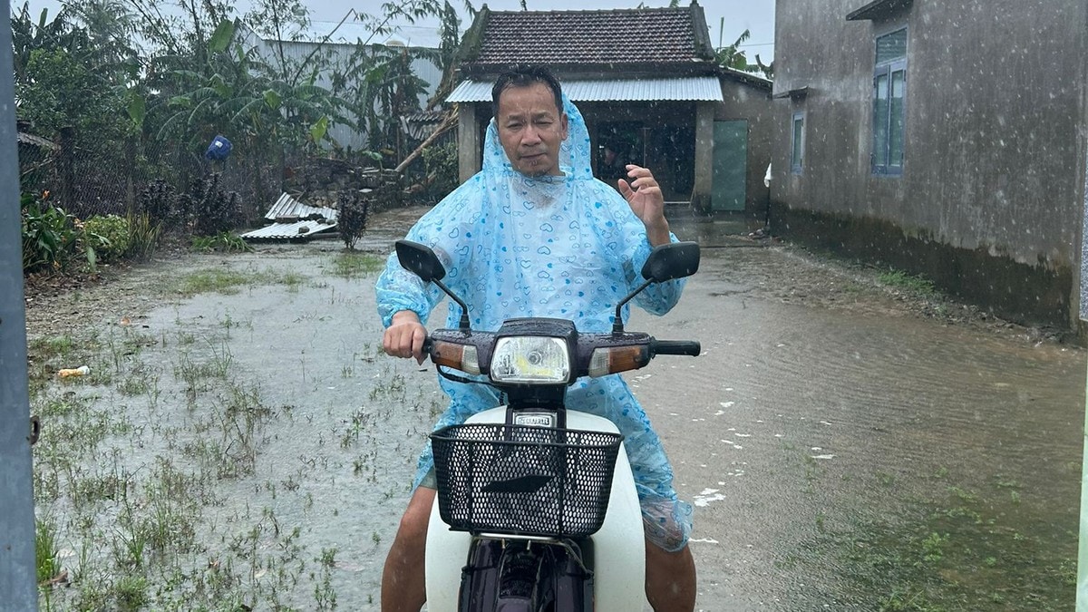 Skulle på ferie – nå hjelper fastlegen flomofre i Vietnam