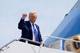 Alex Brandon / AP / NTB Trump på vei inn i Air Force One