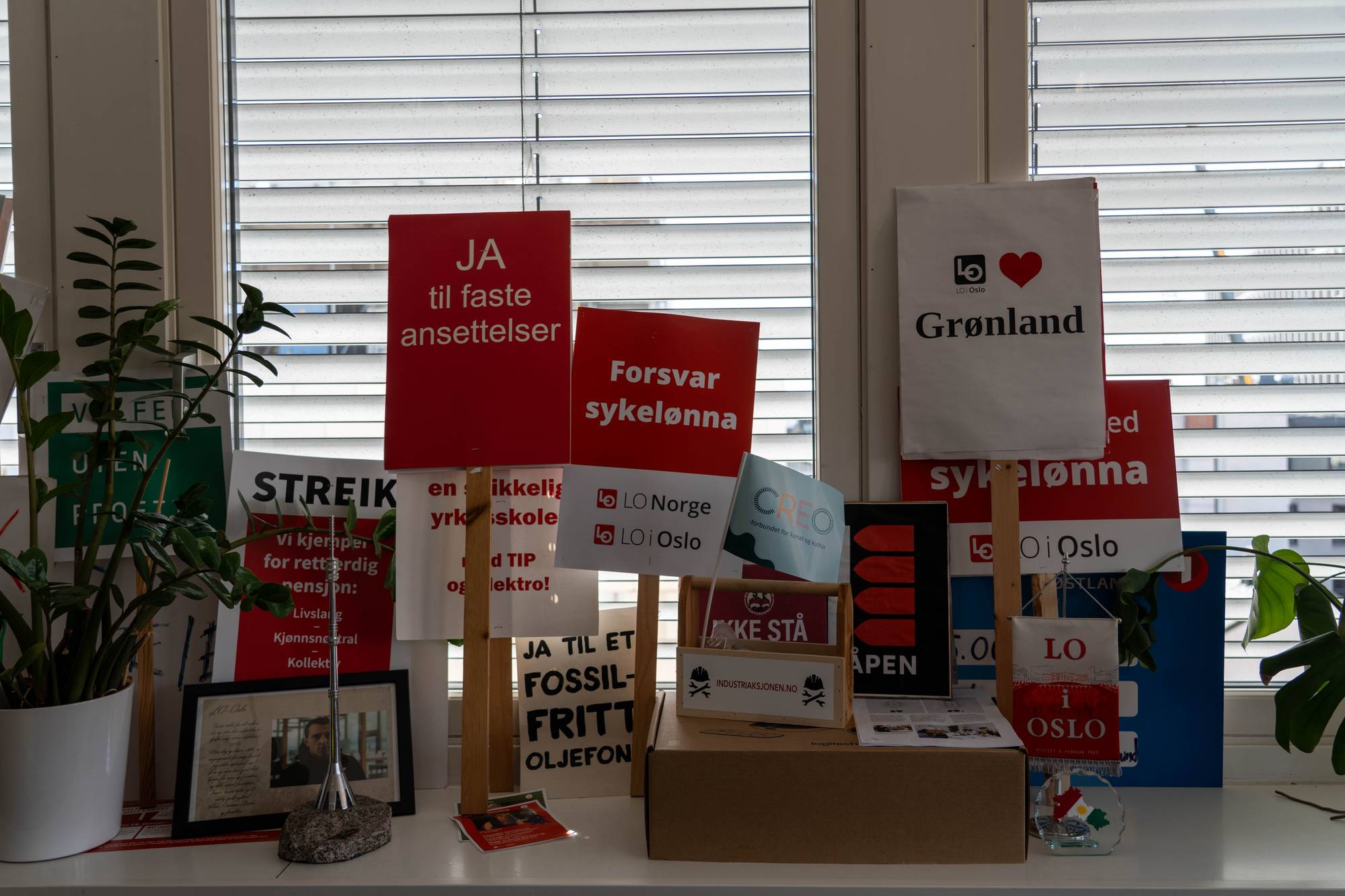 På kontoret til Oslo LO der de forbereder seg til 1. mai 2026