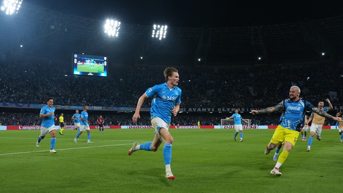 Napoli sikret serietittelen etter spektakulært brassespark