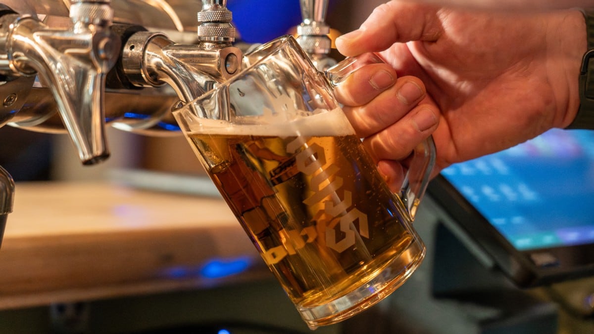 Regjeringen vil endre loven midlertidig for skjenking under fotball-VM