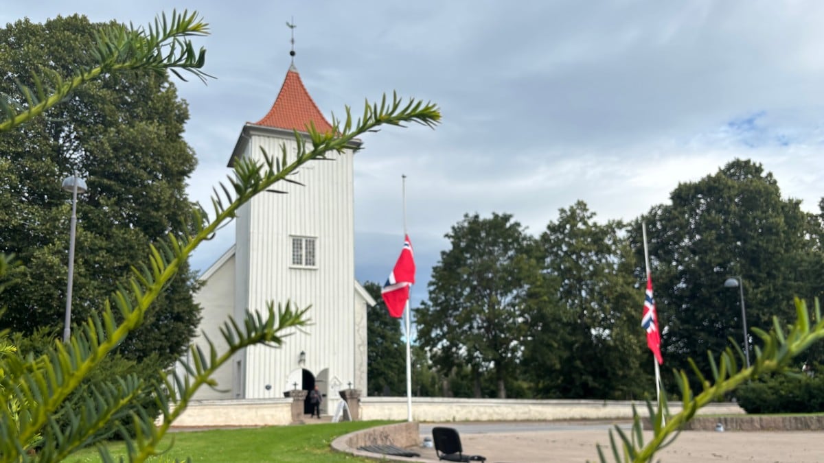 Gutt i tenårene døde etter traktorulykke i Sande