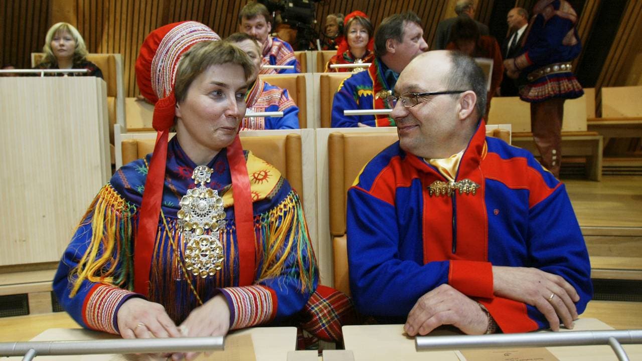 Aili Keskitalo og Egil Olli på Sametinget i 2005