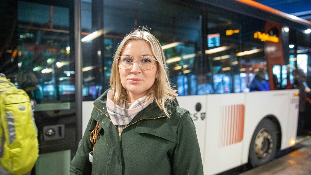 Store kutt i kollektivtrafikk i fleire fylke: – Hòl i hovudet