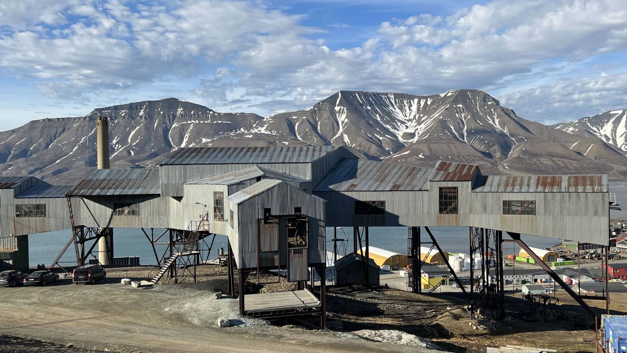 Kulturminne i Longyearbyen, i tilknytning til gruve, som er fundamentert for permafrost.