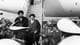 GABRIEL DUVAL / AFP 1. februar 1979 landet Ayatollah Khomeini på flyplassen i Teheran fra eksil i Frankrike.