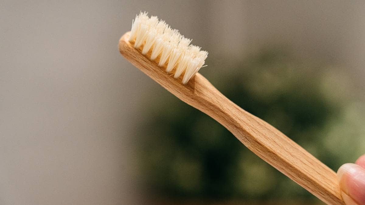 Nesten umulig å pusse plastfritt: Etterlyser alternativer