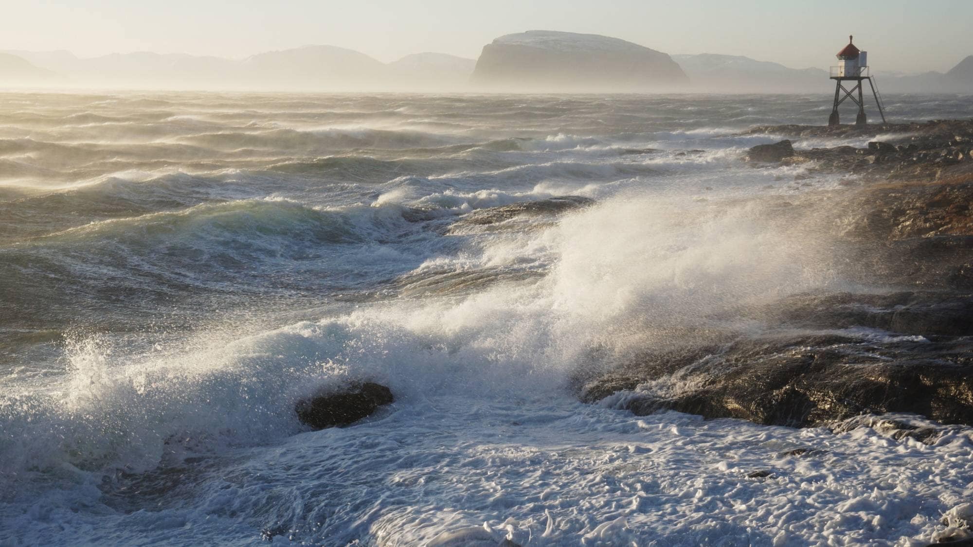 Vinterstorm truer Nord-Norge: Farevarsel for kraftig vind og snøfokk — image 6