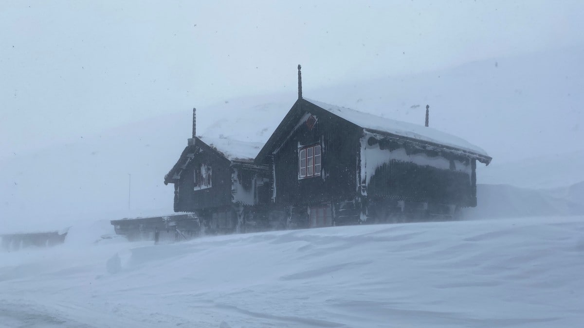 Uvêret skal auke på – nær alle fjellovergangar stengde