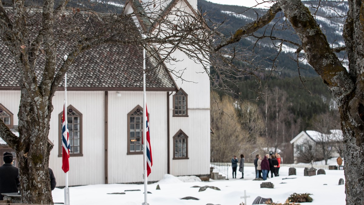 Se: Sørgegudstjeneste i Torpo kirke