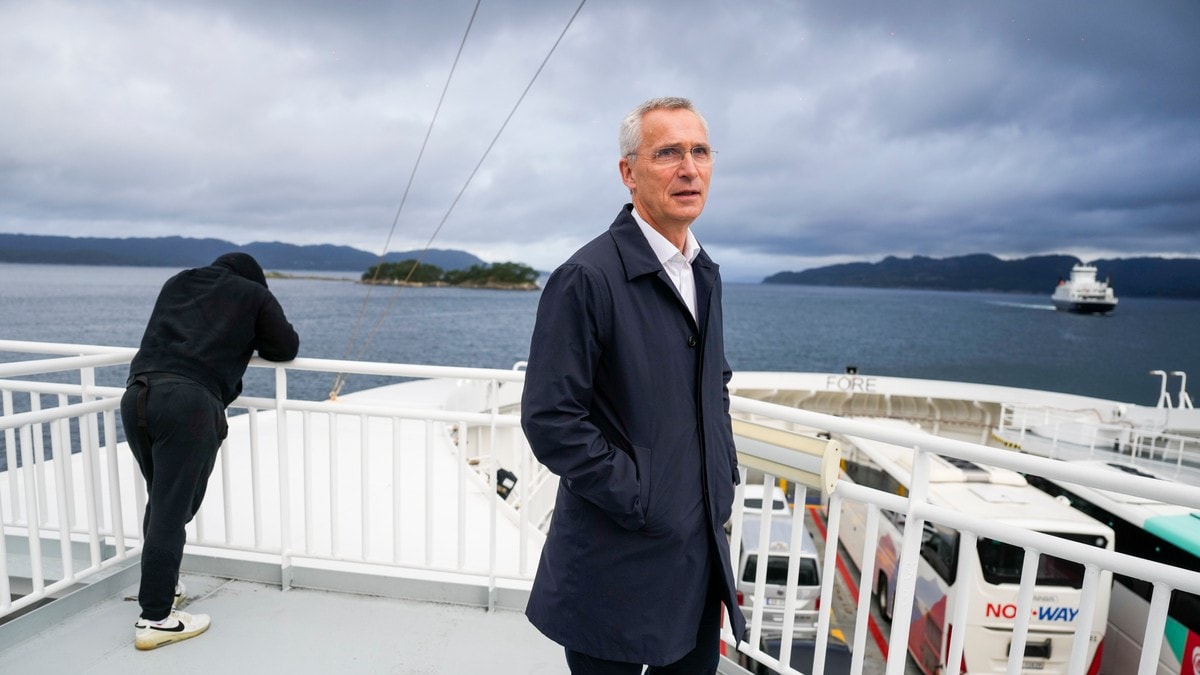 Auka press mot Stoltenberg: – Skugga banen og drog på ferie