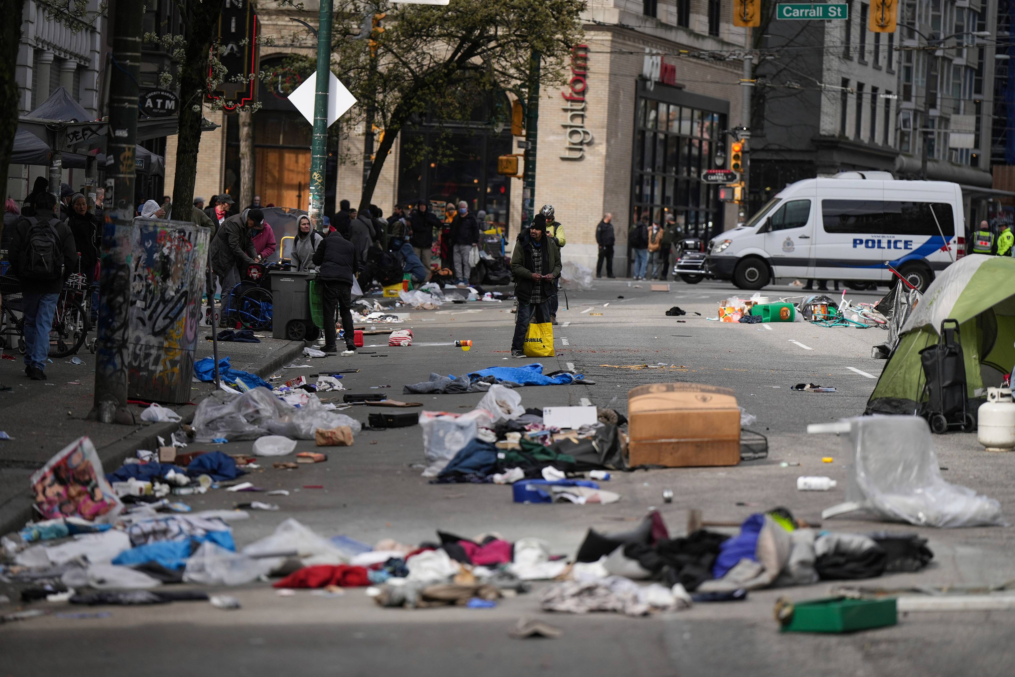 Bilde fra gata i East Hastings Street tatt av The Canadian Press i 2023