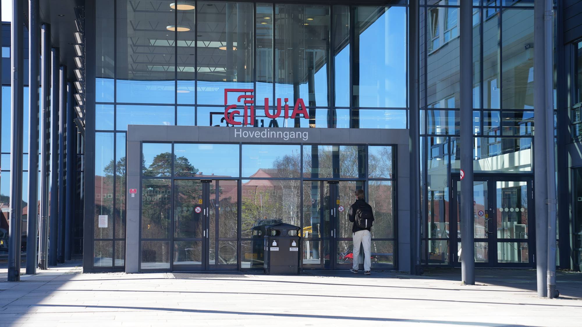 Studenter og professor om KI-juks på Universitetet i Agder.