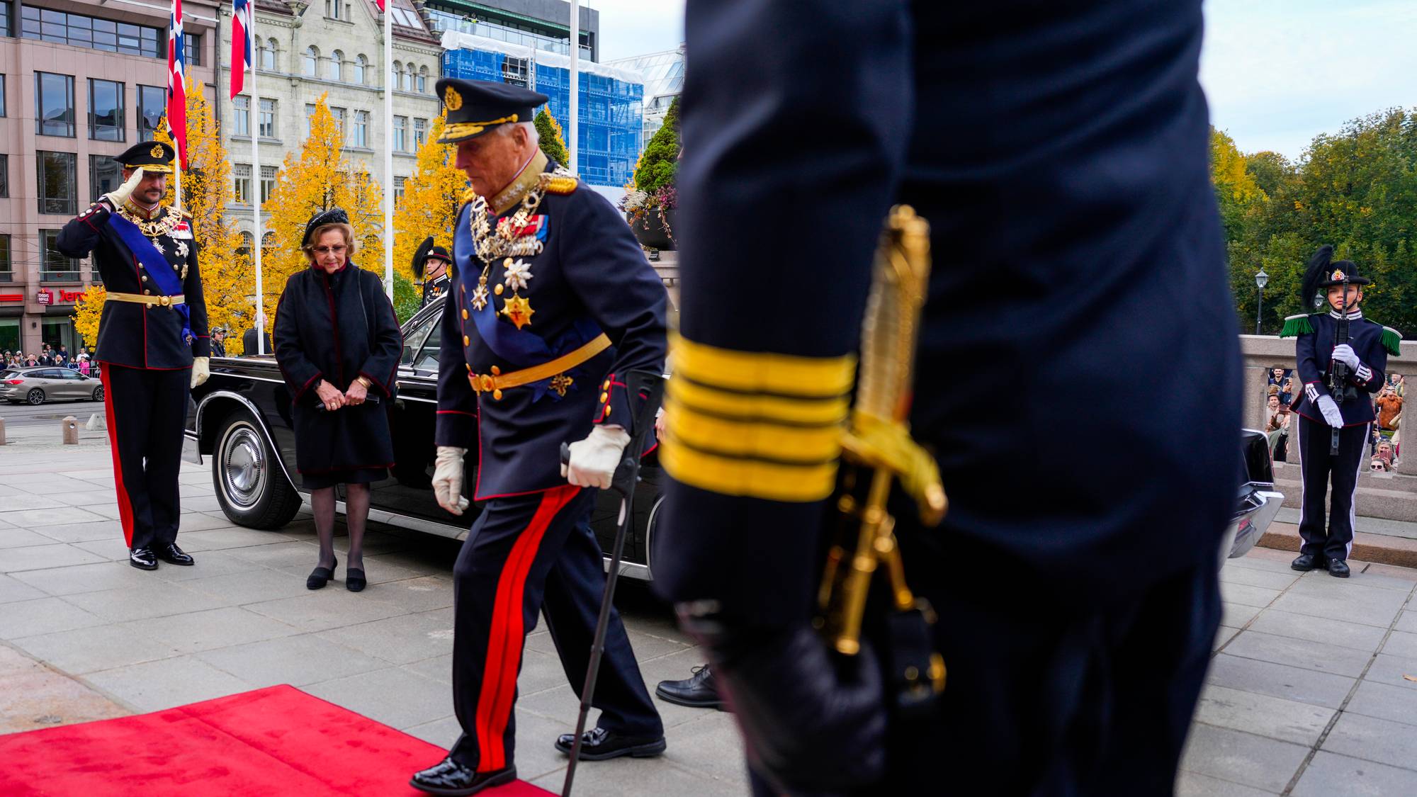 Kronprins Haakon, dronning Sonja og kong Harald før den høytidelige åpningen av det 170. storting i 2025