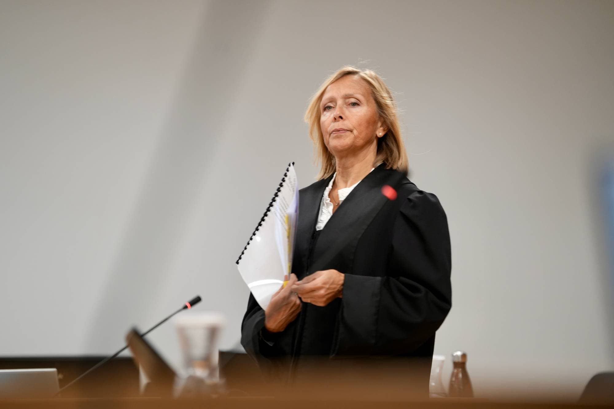 Statsadvokat Inger Myklebustett under rettssaka etter voldshendelse på brakkerigg i Ulstein