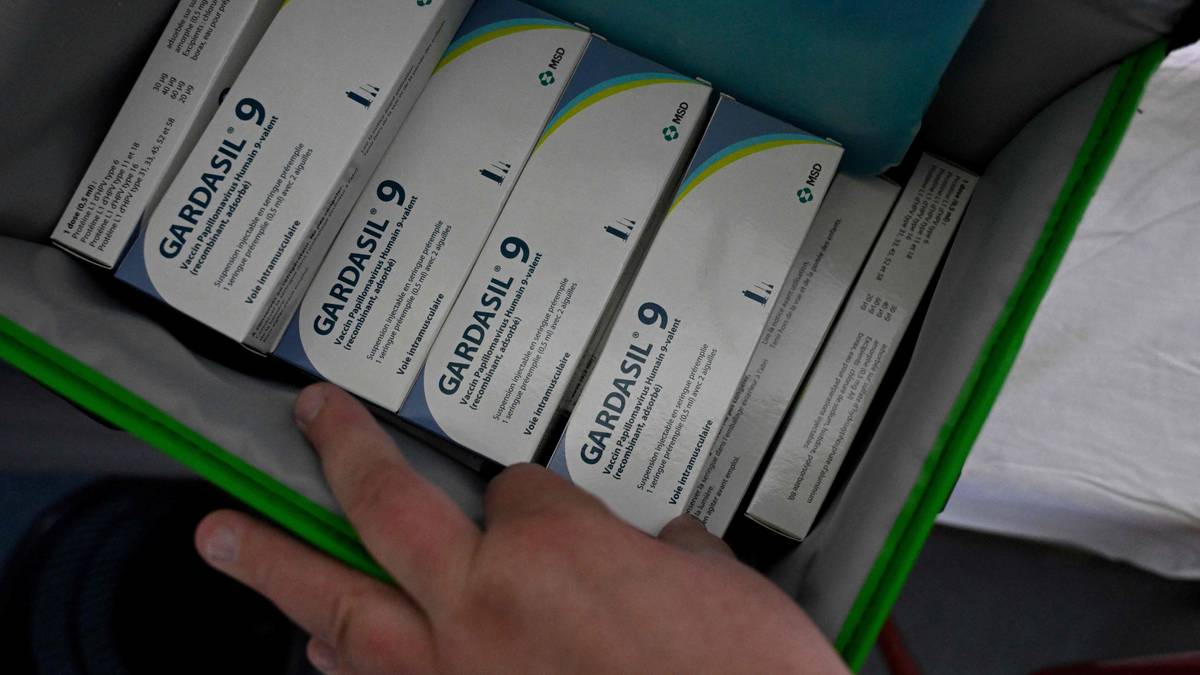 FHI: – Det er feil at den eine vaksinen er sterkare enn den andre