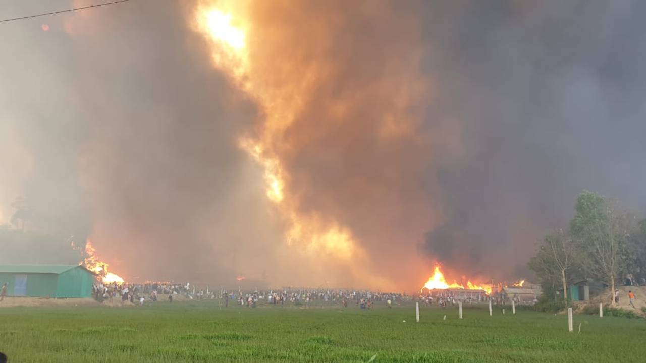 Fire in the world's largest refugee camp, Cox´s Bazaar in Bangladesh.  The pictures are credited to Bangladesh Red Crescent