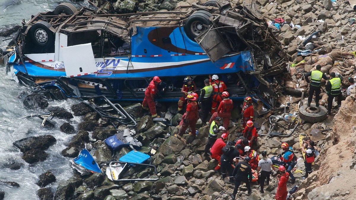 Peru: Minst 48 mennesker omkom i bussvelt 