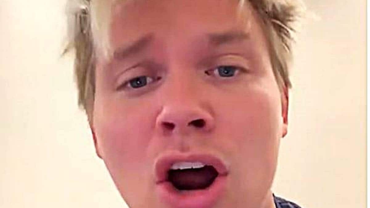 Erik Sæter om digitalisering og eldre: – Æ bli så fette irritert