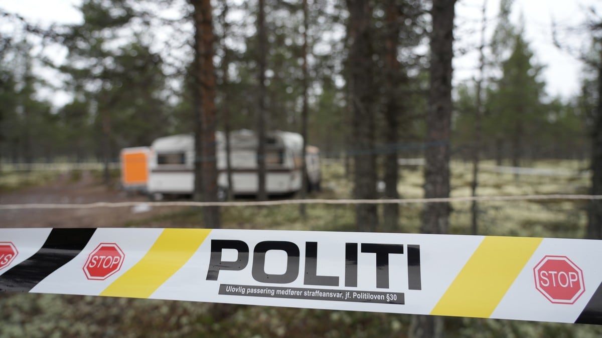 Fem voksne funnet bevisstløse i to campingvogner