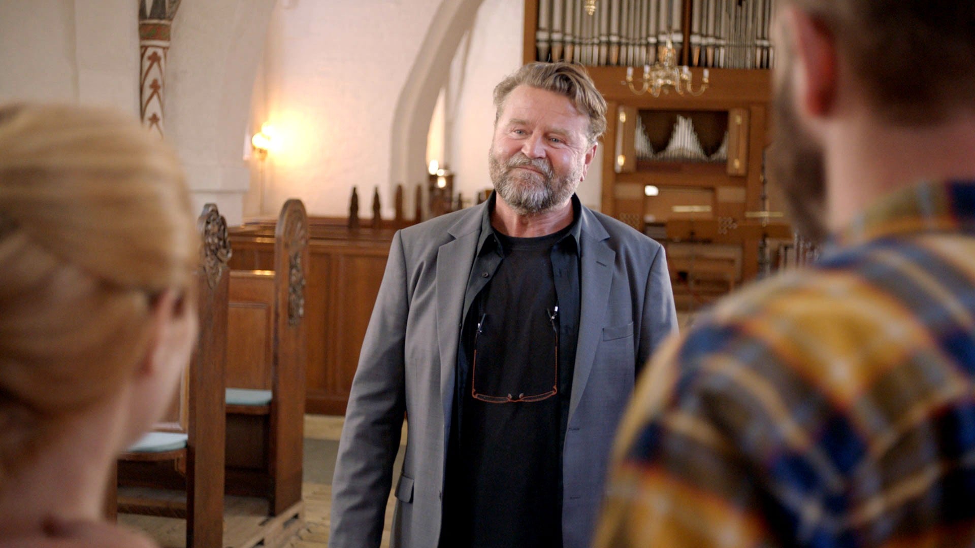 Hånd i hånd - NRK TV