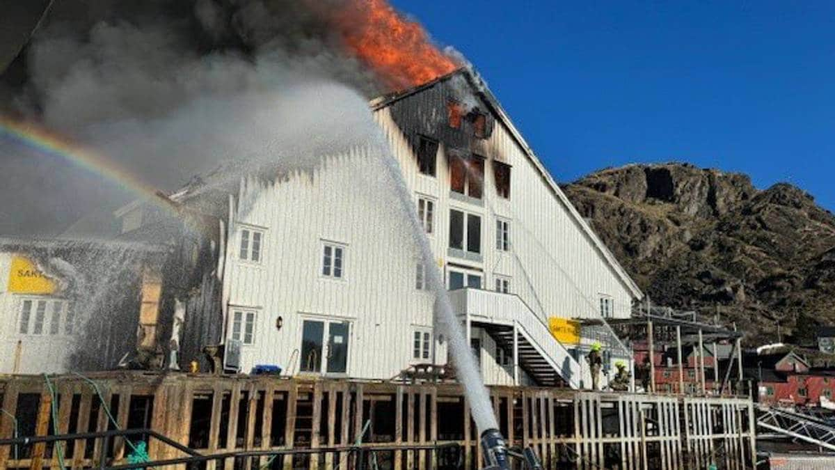 Brann i historisk reiselivsanlegg i Lofoten