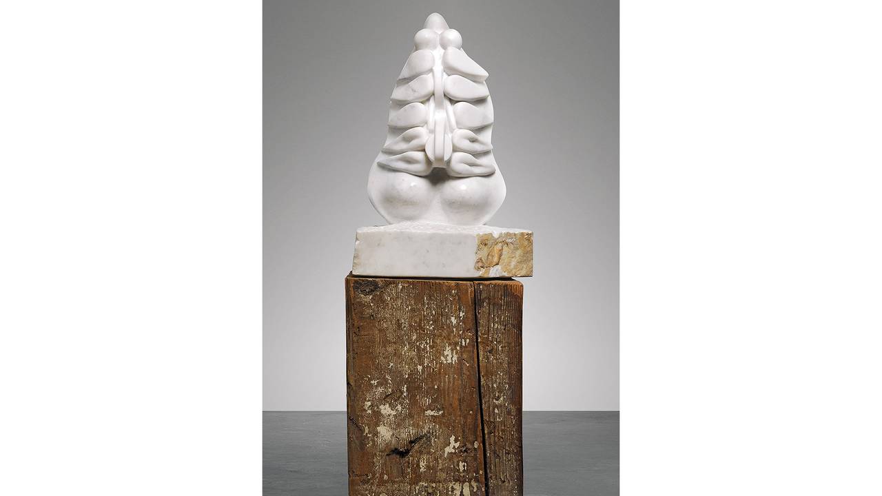 Louise Borgeouis: «Torso, Self-Portrait» (Hvit marmor på sokkel av tre. 1963-64) 