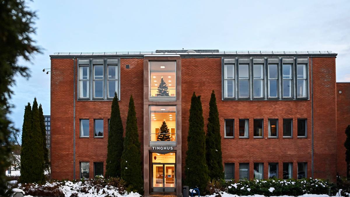 Mann dømt til 18 års fengsel for overgrep mot stedøtre