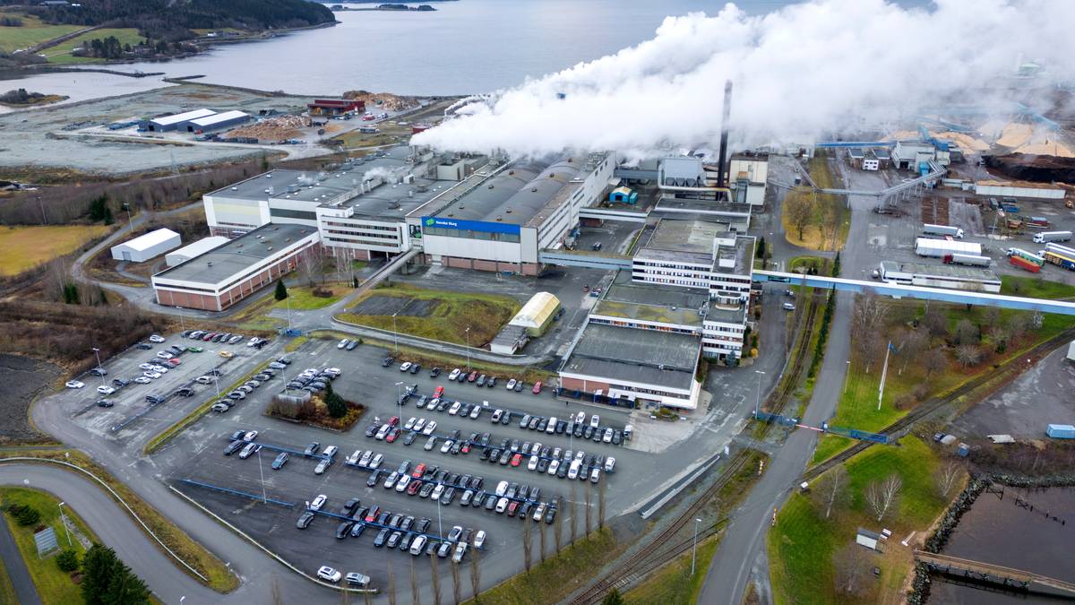 Norske Skog skal kutte 200 årsverk