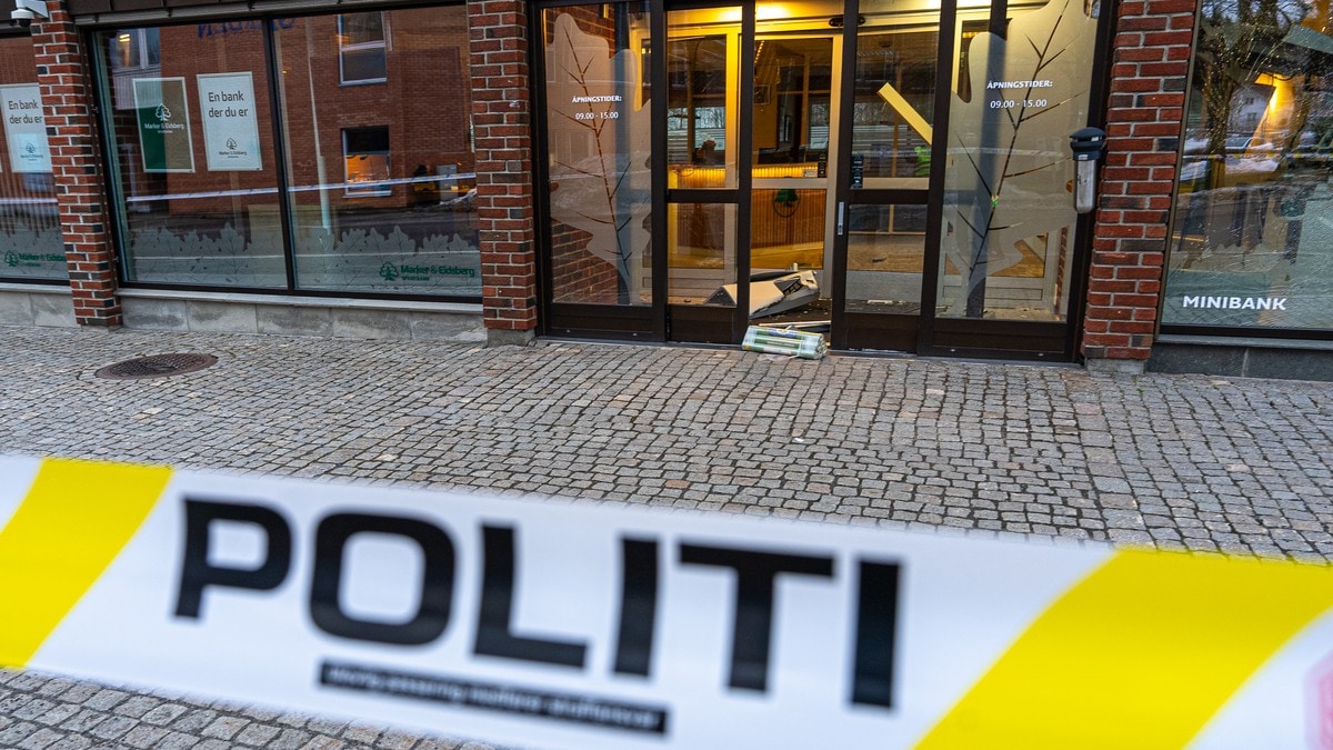 Sprengte seg inn i bankbygg i Ørje: – Hørte et drønn