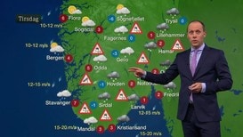 Min raske analyse er at dagens værmeldinger på TV bruker rare geografiske inndelinger og et tungt fagspråk, skriver kronikkforfatteren. Bildet viser meteorolog Rafael Escobar Løvdahl som varsler været i Dagsrevyen i NRK.