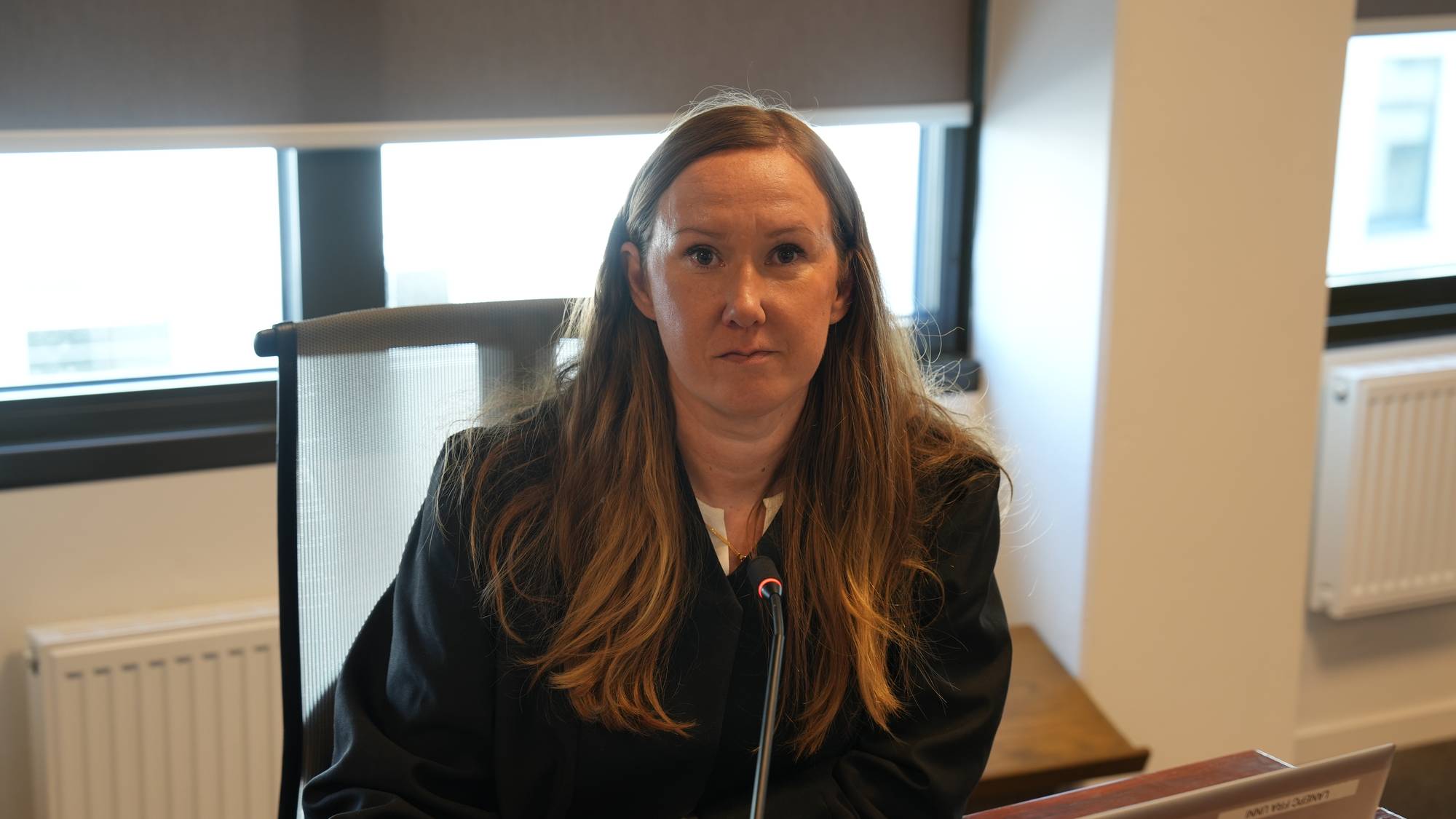 Bildet viser politiadvokat Risten Inga Henriksen ved Vest politidistrikt. 