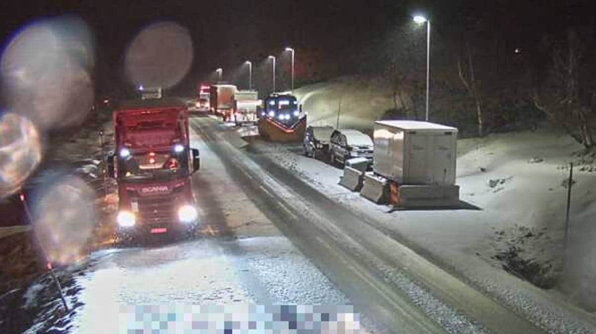 Kolonnekjøring over Hardangervidda – Siste nytt – NRK