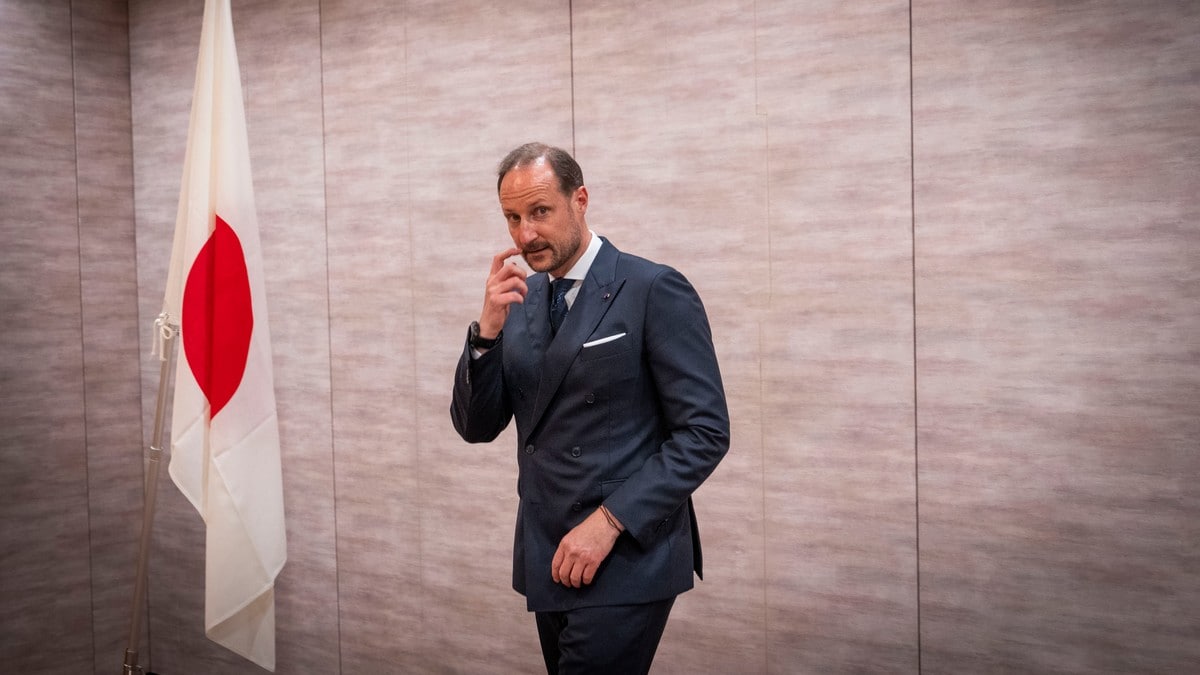 Kronprins Haakon avslutter Tokyo-bes&oslash;k &ndash; m&oslash;ter pressen