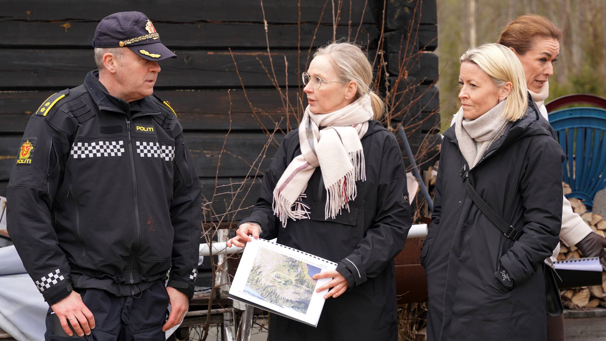 En politimann og to politiadvokater