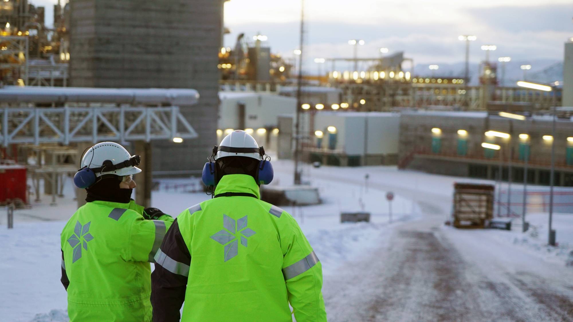 To ansatte ved naturgassanlegget på Melkøya i Hammerfest.