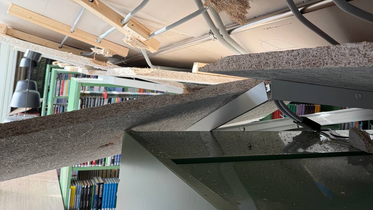 Stenger bibliotek og helsestasjon etter at takhimling falt ned
